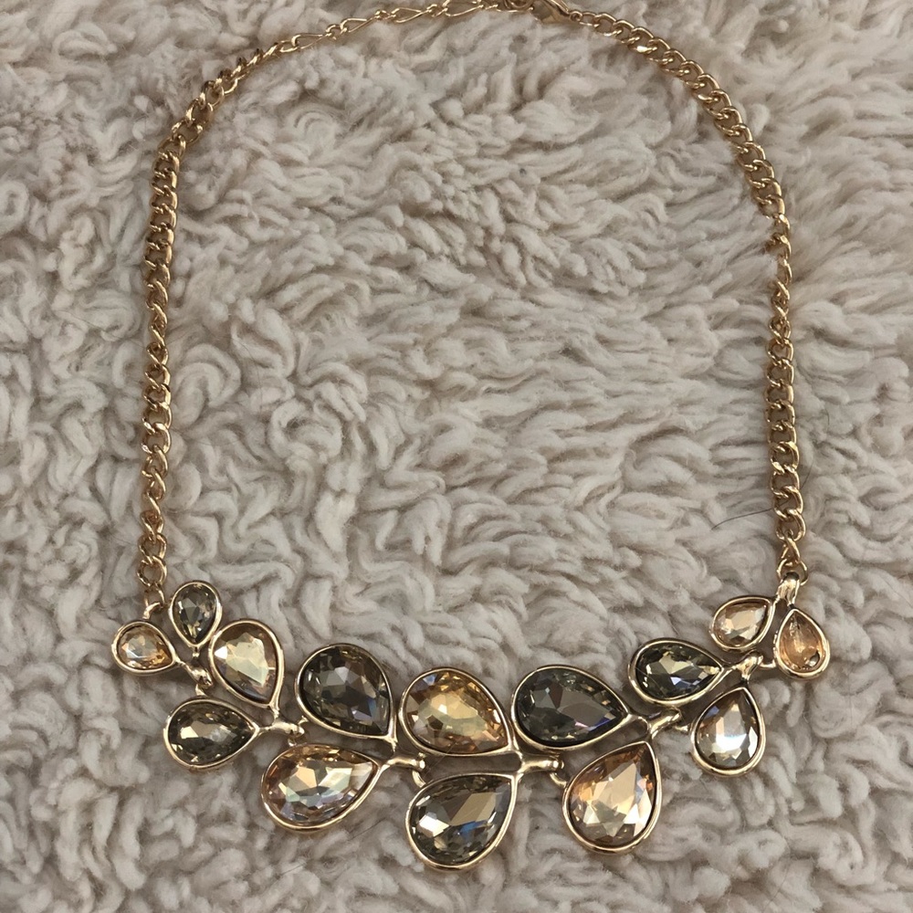 Gorgeous statement necklace NWOT